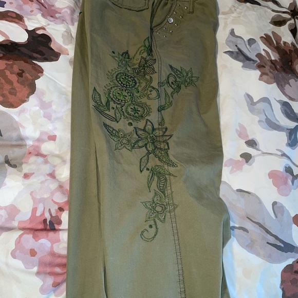 Embroidered Cargo Pants - Picture 3 of 7